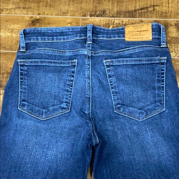 Lucky brand skinny dark wash jean - Picture 4 of 6